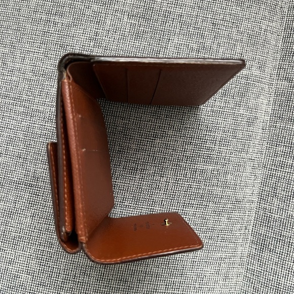 ✨ Louis Vuitton Monogram Compact Wallet BOX NOT INCLUDED - Picture 11 of 16